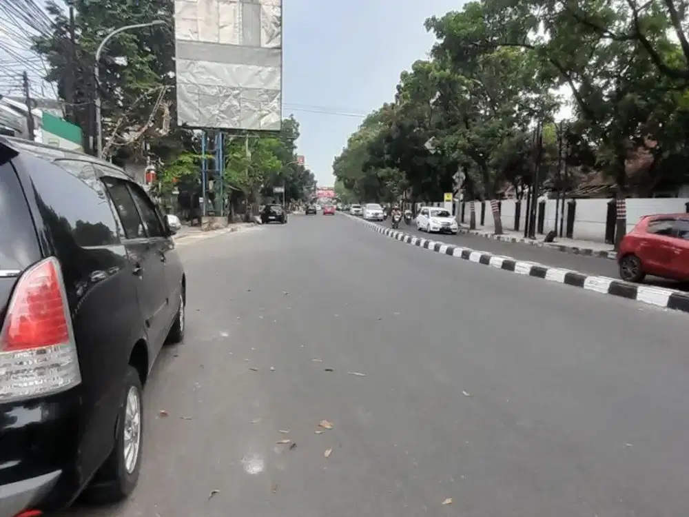 Murah! Ruko hitung tanah Mainroad Gatot Subroto Bandung