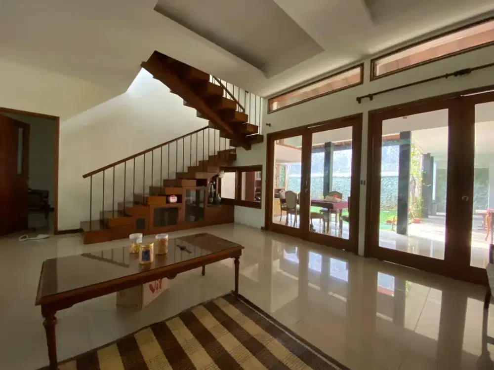 House for Rent Cisanggiri Jakarta Selatan – 3BR, Garden View, Dekat Ashta District 8