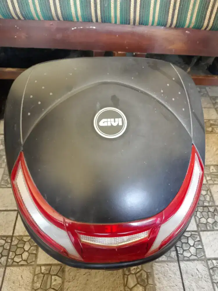 Jual Box Givi + bracket bekas beat