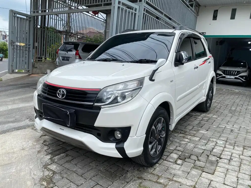 Dp 19 JUTA‼️ Rush TRD Ultimo Manual 2017 Putih