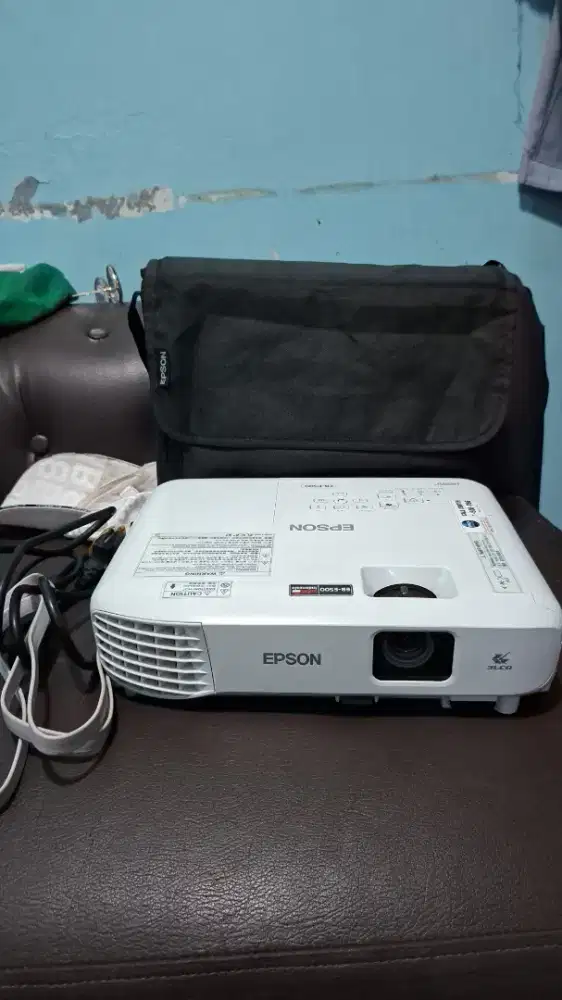 Terima jual beli proyektor bagus atau rusak