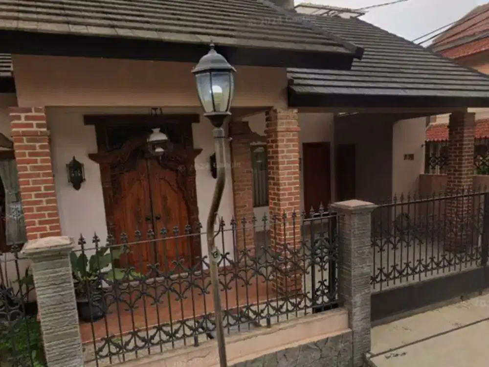 RUMAH Bagus Posisi Hook Semi Furnished di Arcamanik Endah Bandung