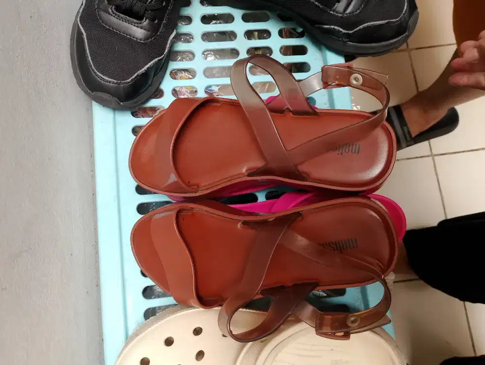 Preloved mellisa like new