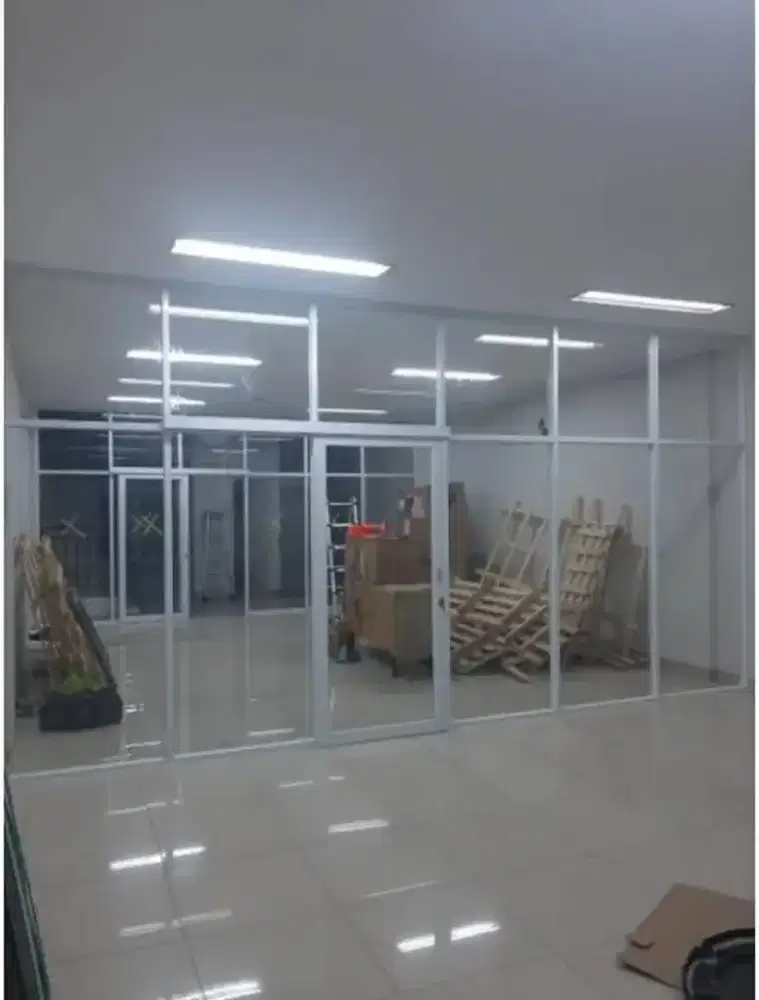 Partisi Kaca aluminium