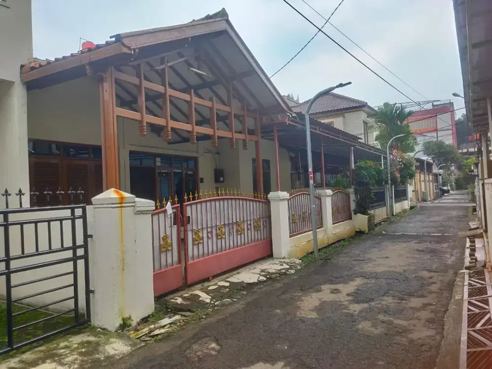 TURUN HARGA !!! Jual Rumah Di Buah Batu Cijagra Kota Bandung Hanya  300 m Griya Buah Batu