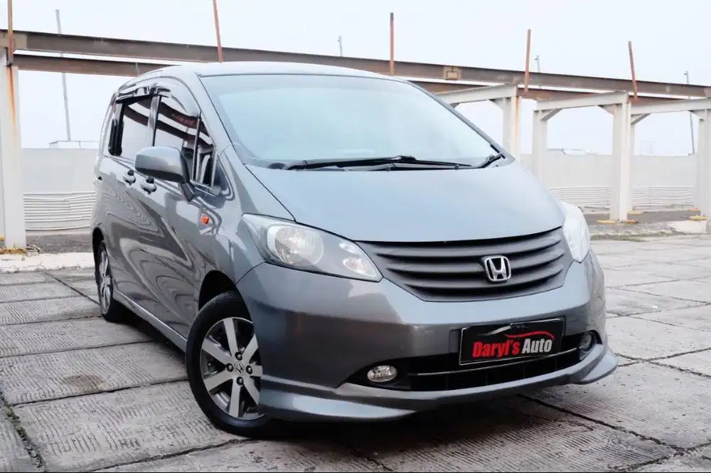 [LOW KM] Dp Minim Honda Freed SD 2009 Promo !