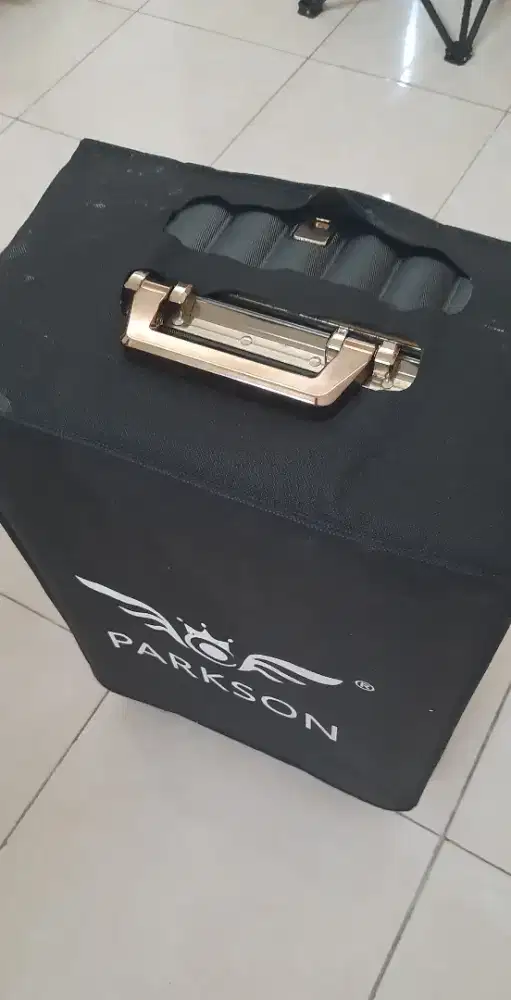 Koper bagasi siap jalan jalan