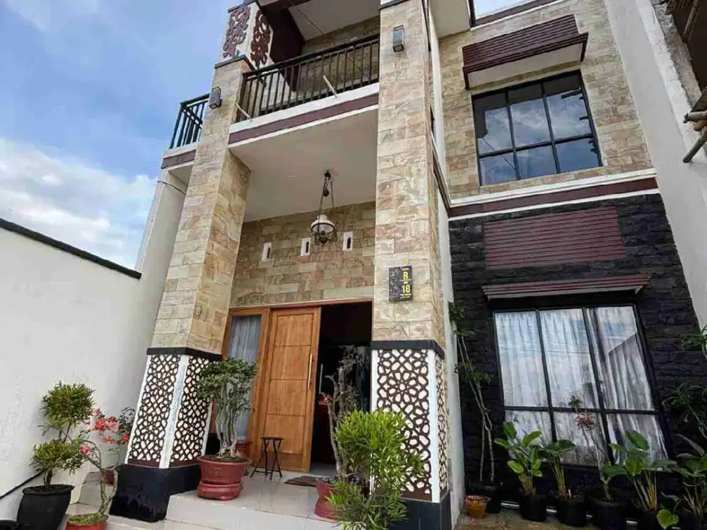 RUMAH BANGUNAN MODEREN CEMOROKANDANG KOTA MALANG