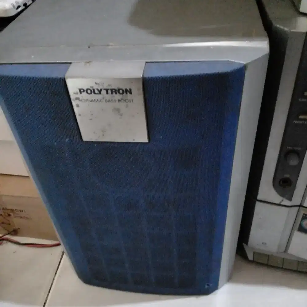 Speakers polytron