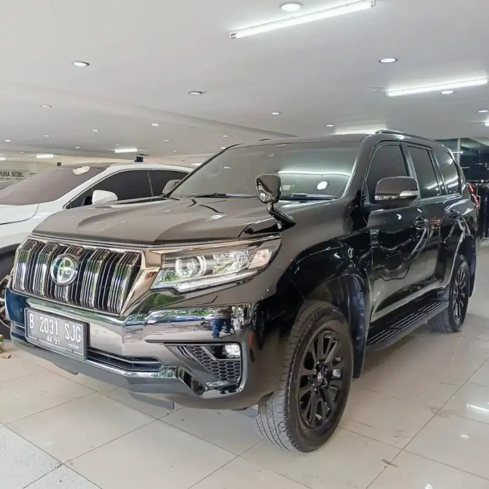 Only 16k kilometer Toyota Land Cruiser Prado TXL Black Edition 2021