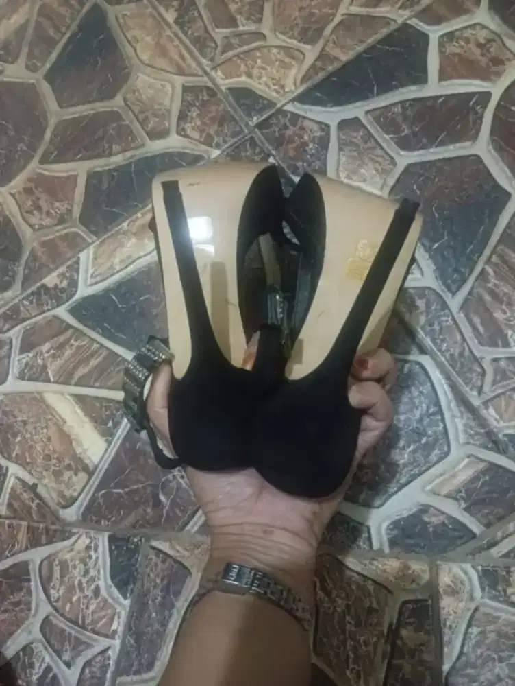 Jual sepatu original merek Aldo ukuran 39