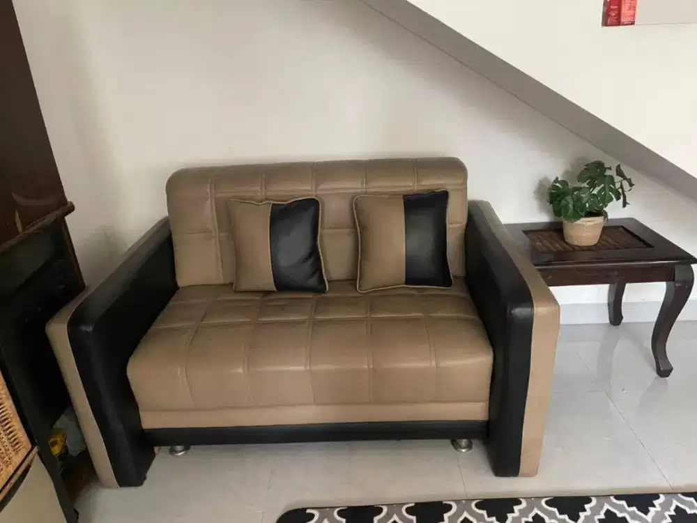 Dijual sofa dan meja good condition