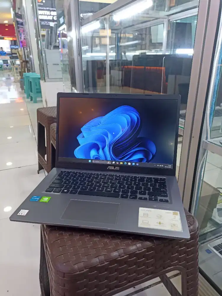 Asus Vivobook  A416EPO-FHD352 i3 gen 11 8/512 Nvidia GeForce MX330 2GB