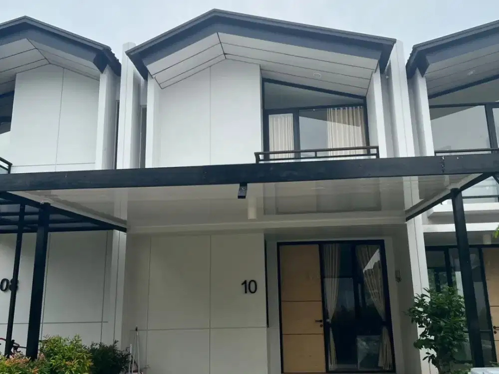 Disewakan Rumah 2 Lantai Cluster Uptown Lippo Cikarang - Bekasi