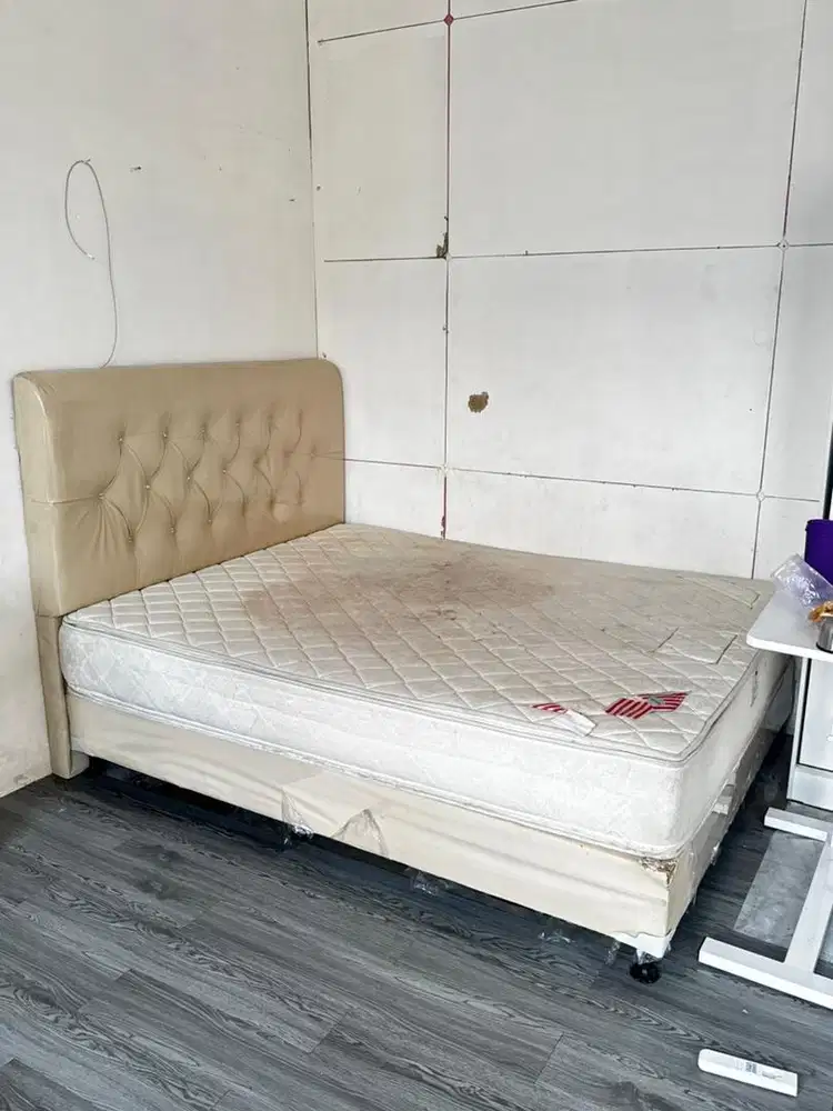 Spring bed brand king koil set divan (queen)