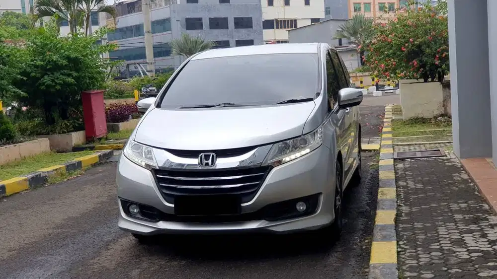[ GARANSI 5TH ] Honda Odyssey 2.4 S CVT AT Silver 2014/2015