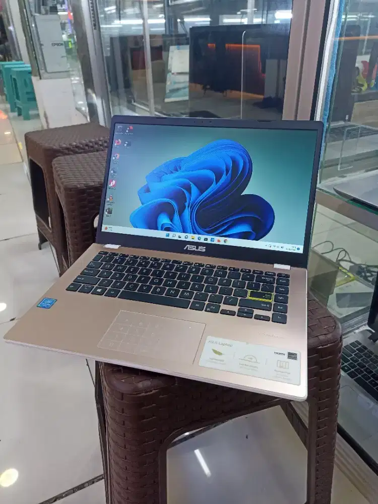 Asus Vivobook E410MA Pink N4020 4/256 mulus. Murah aja kak.