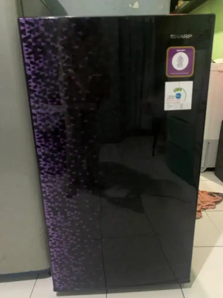 KULKAS SHARP baru seminggu pakai