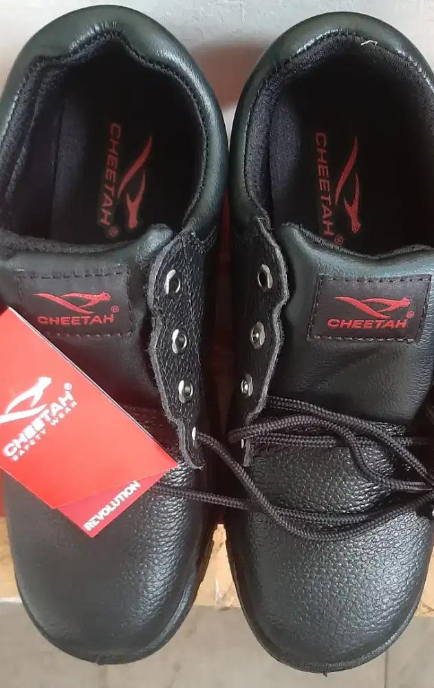 Sepatu safety cheetah