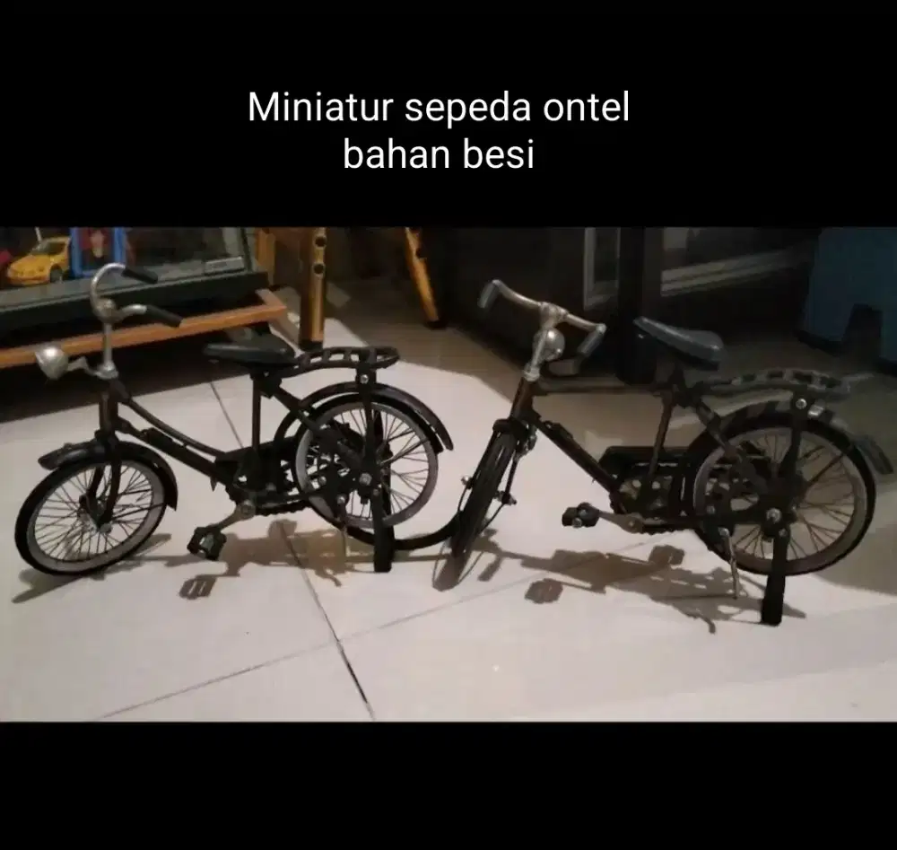 Miniatur sepeda  ontel (2 buah) preloved, bahan besi