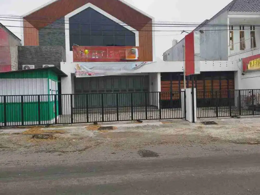 Ruko Luas di Jalan Utama Mojolaban