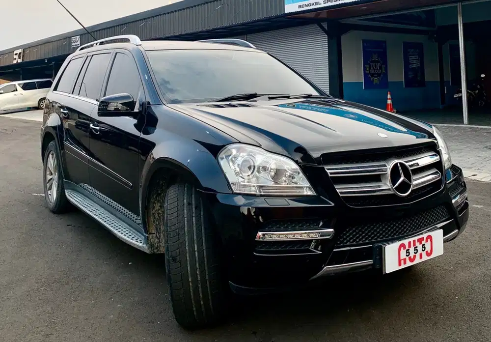 Mercedes-Benz GL500 2010 Bensin