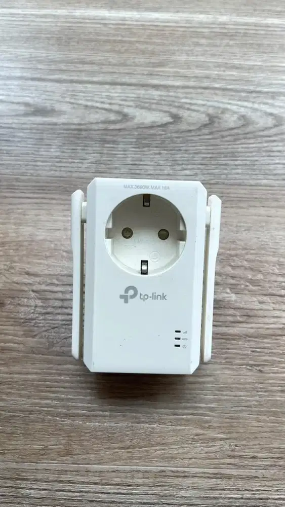 TP-Link WA860RE Range Extender Modem