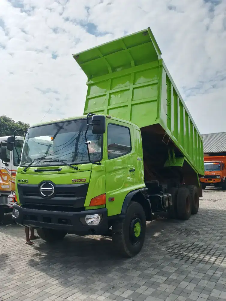 DUMPTRUK TRONTON HINO500 FM280JD 6x4 TH. 2022