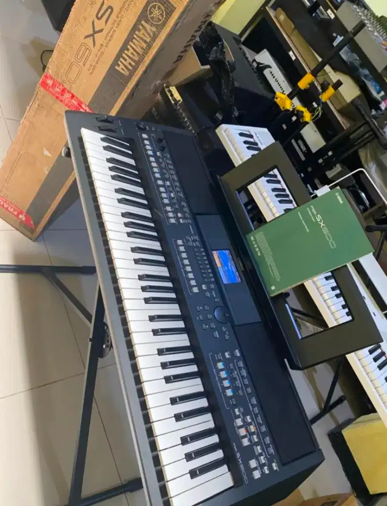 Keyboard Yamaha PSR SX600 Fullset Like New