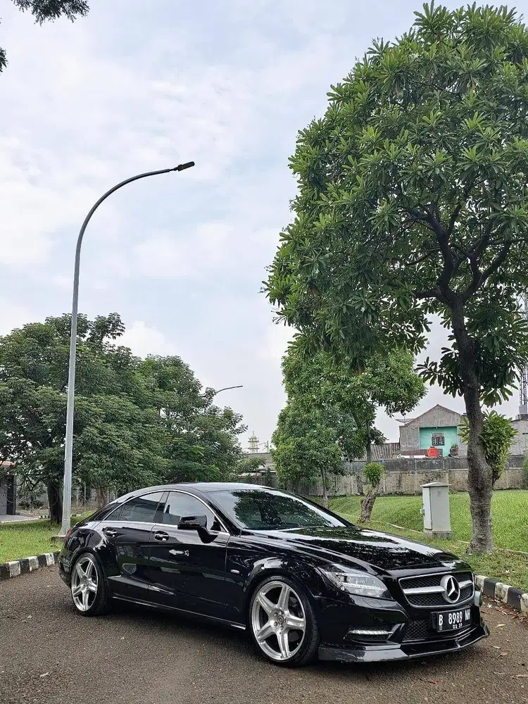 Mercedes Benz CLS350 2011 Black Hitam 2010 2012 Mercy jual cepat bu