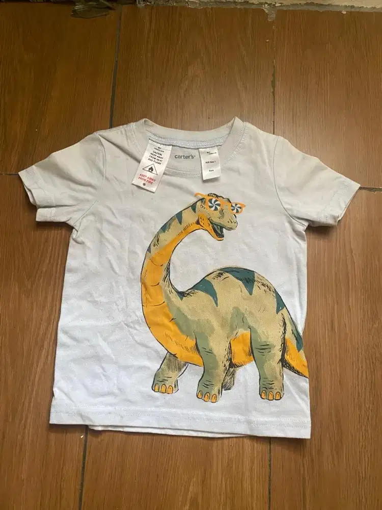 Kaos Dino Carters
