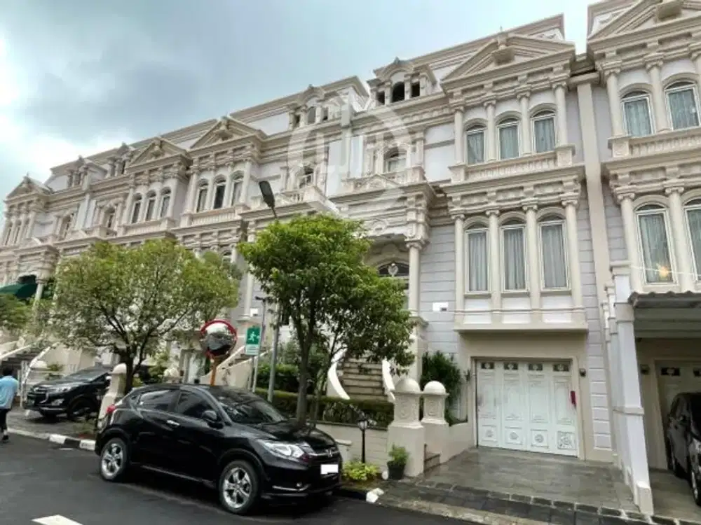 RUMAH MEWAH DI THE VILLAS MOI KELAPA GADING