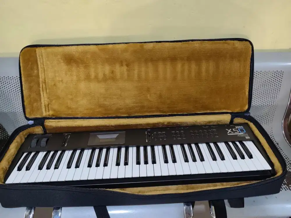 Synthesizer KORG X5D normal No minus