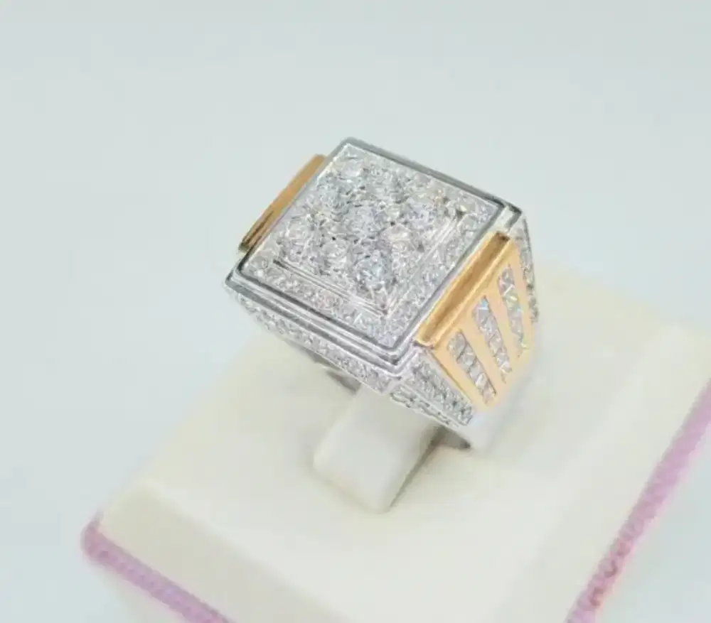 Men Ring Gold Diamond
Natural