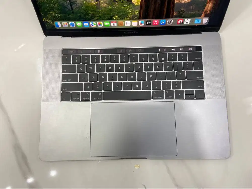 Macbook pro 2019 core i7 ram 16gb ssd 256gb VGA 4GB Gaming design 15in