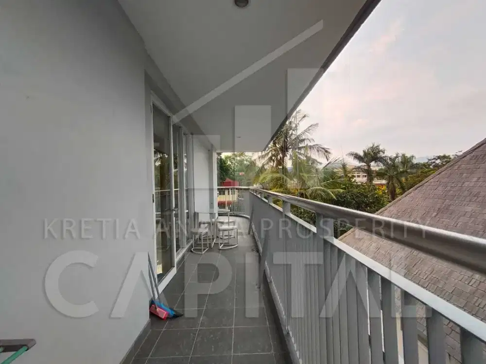 APARTEMENT DAGO SUITES HOEK DENGAN BALKON LUAS