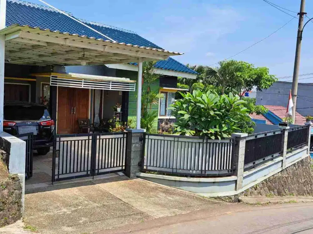 Dijual Rumah asri dan nyaman di Depok halaman luas