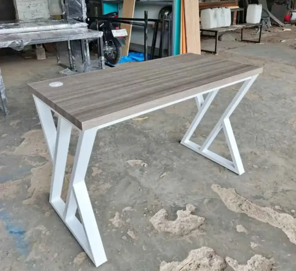 Meja Kerja Z, Meja Gaming Z