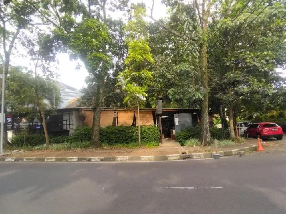 Rumah hook sayap dago riau dekat BIP Dipake cafe dan distro