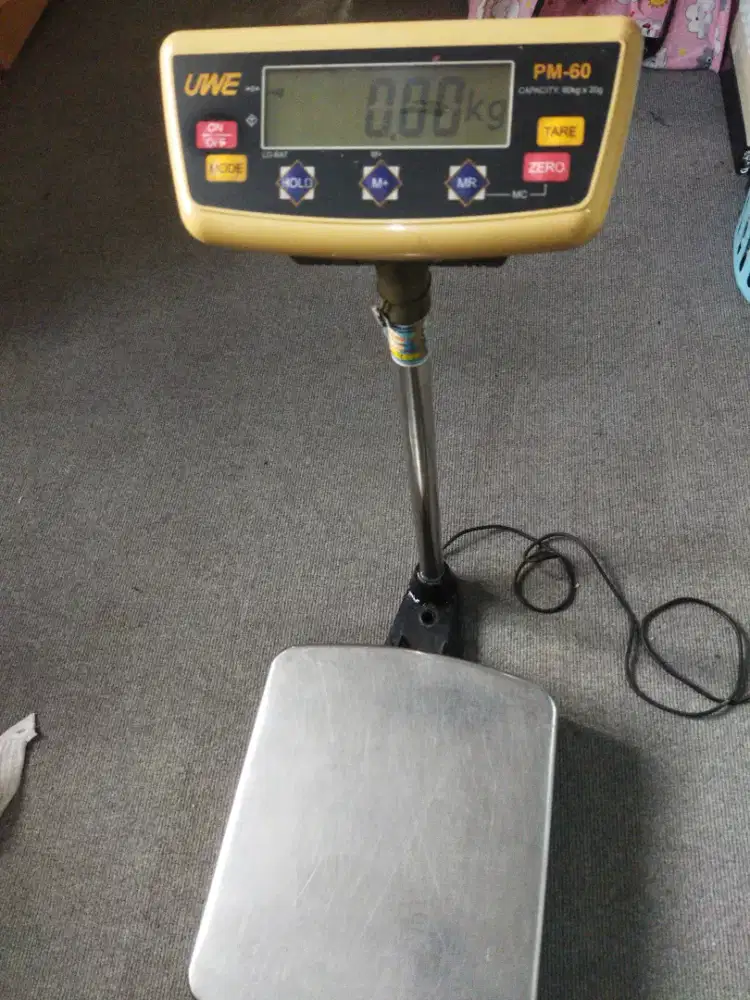BU. TIMBANGAN DIGITAL. Merk  UWE PM -60