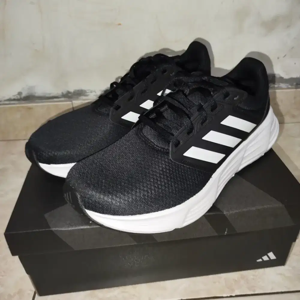 Adidas running galaxy 6