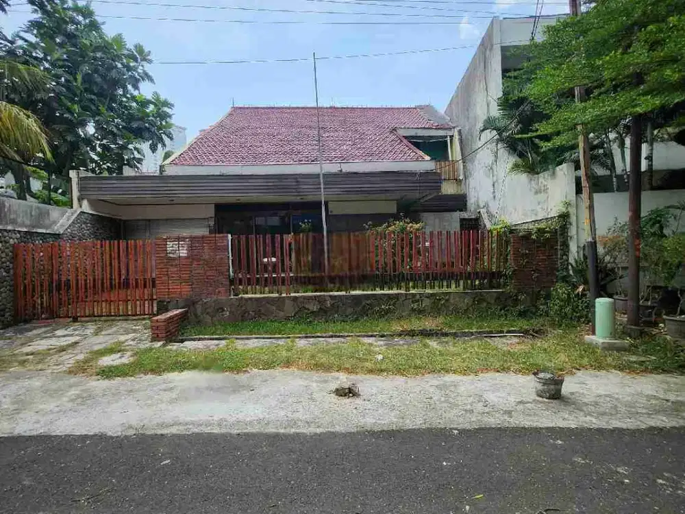 Dijual rumah lama hitung tanah jln lebar Lingkungan komplek di kebayoran baru
