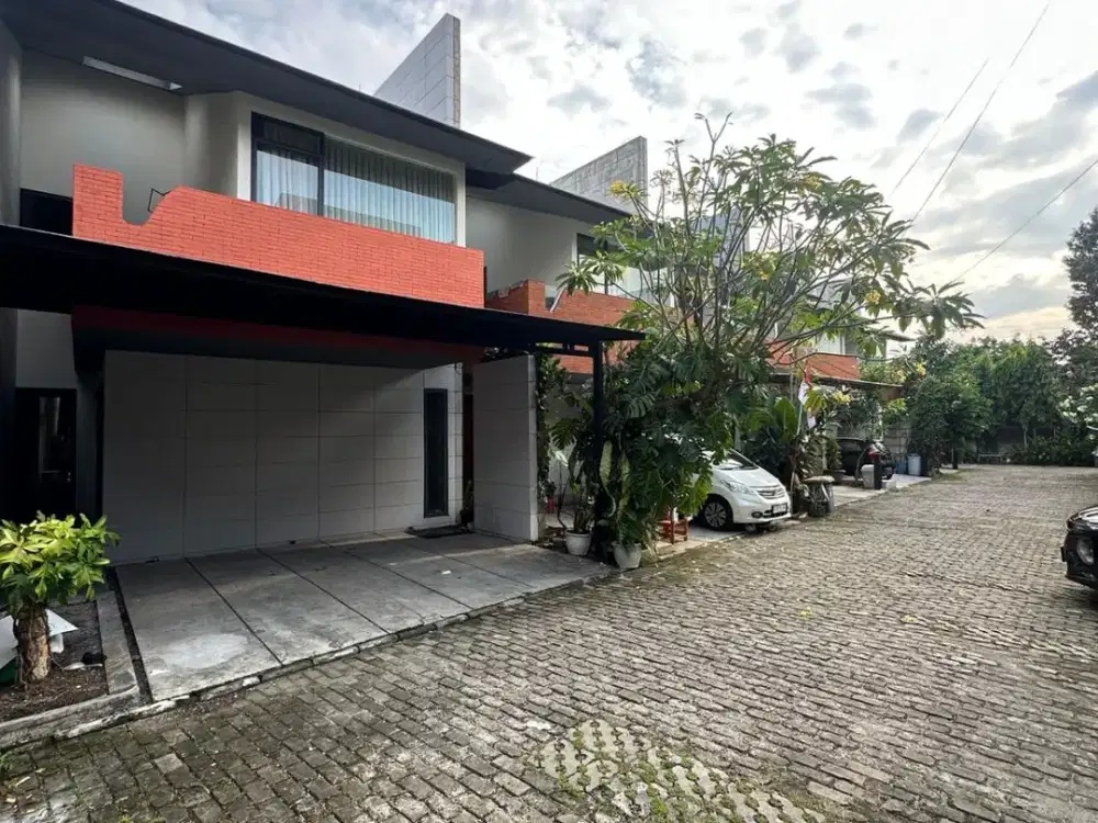 Turun Harga! Dijual Rumah Dalam Townhouse di Jagakarsa Jakarta Selatan – 2 Lantai, SHM, Harga Rp 2,15 M Nego