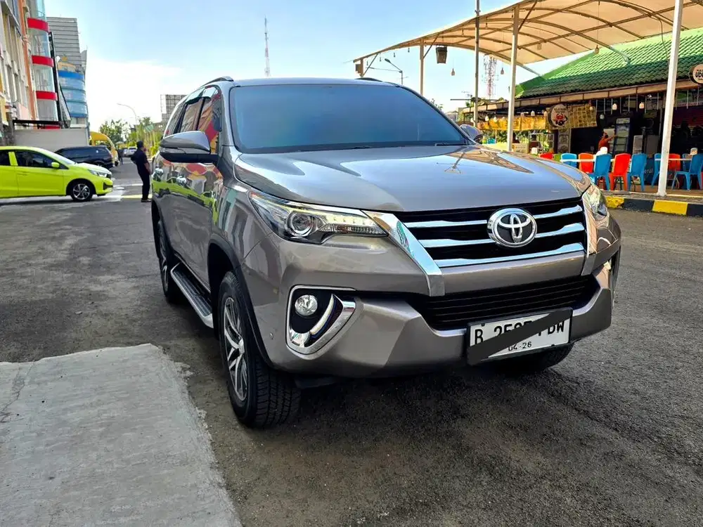 TOYOTA FORTUNER VRZ 2.4 AT 2016