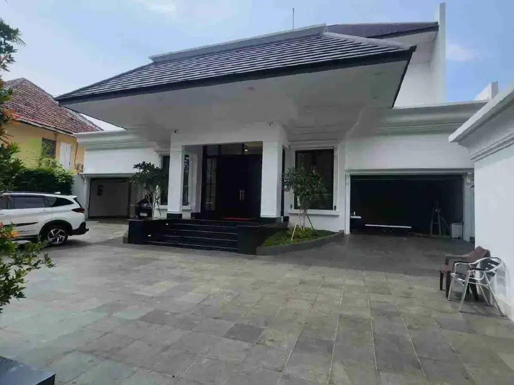 Rumah Megah di Jantung Menteng. Alamat Paling Prestisius di Jakarta