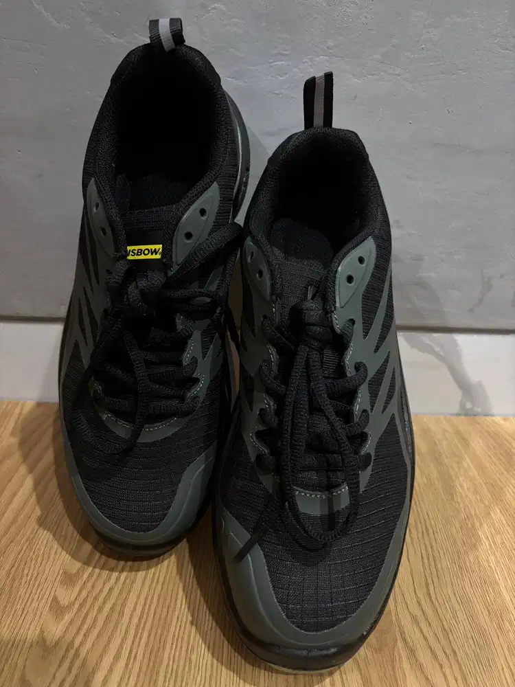 Sepatu Safety Krisbow Goliath – Hitam Abu Size 39, Kuat & Nyaman!