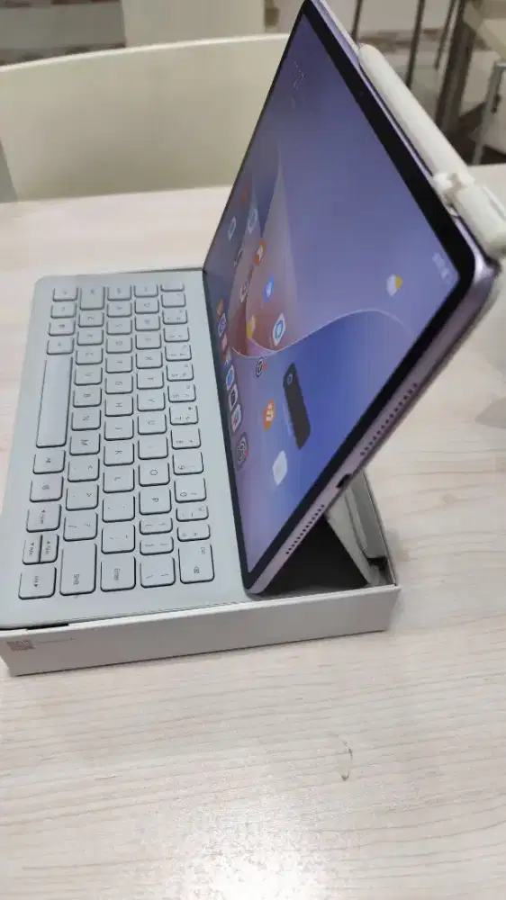 Tablet huawei edisi spesial (masih mulus banget)