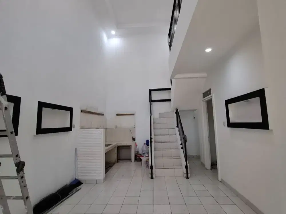 RUMAH MURAH 2 LANTAI SIAPHUNI KOTA WISATA CIBUBUR JAKARTA TIMUR