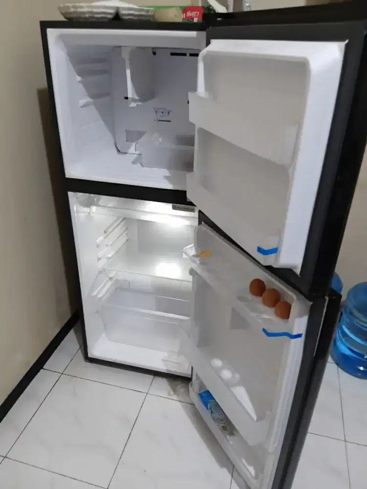 Jual beli kulkas bekas