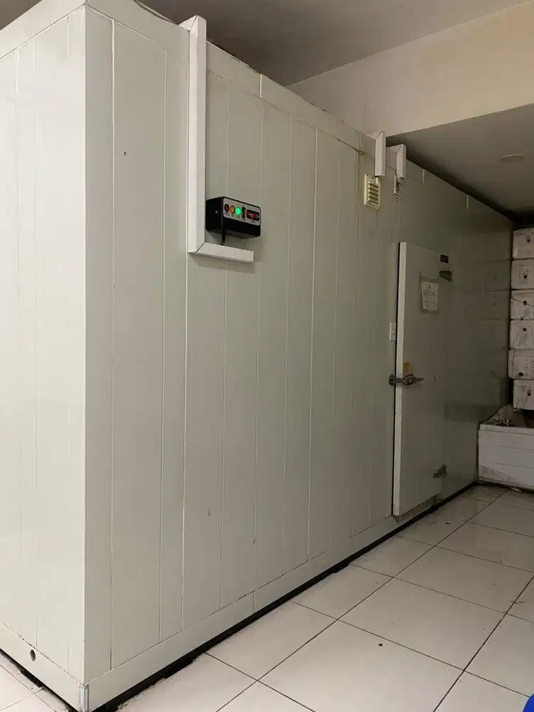 Cold storage bekas muatan 2-3ton